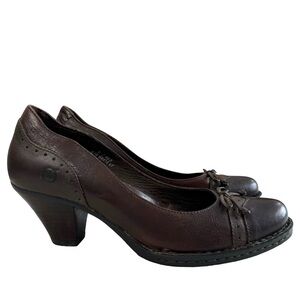 Born Wingtip Bow Brown Leather Pumps Size 9